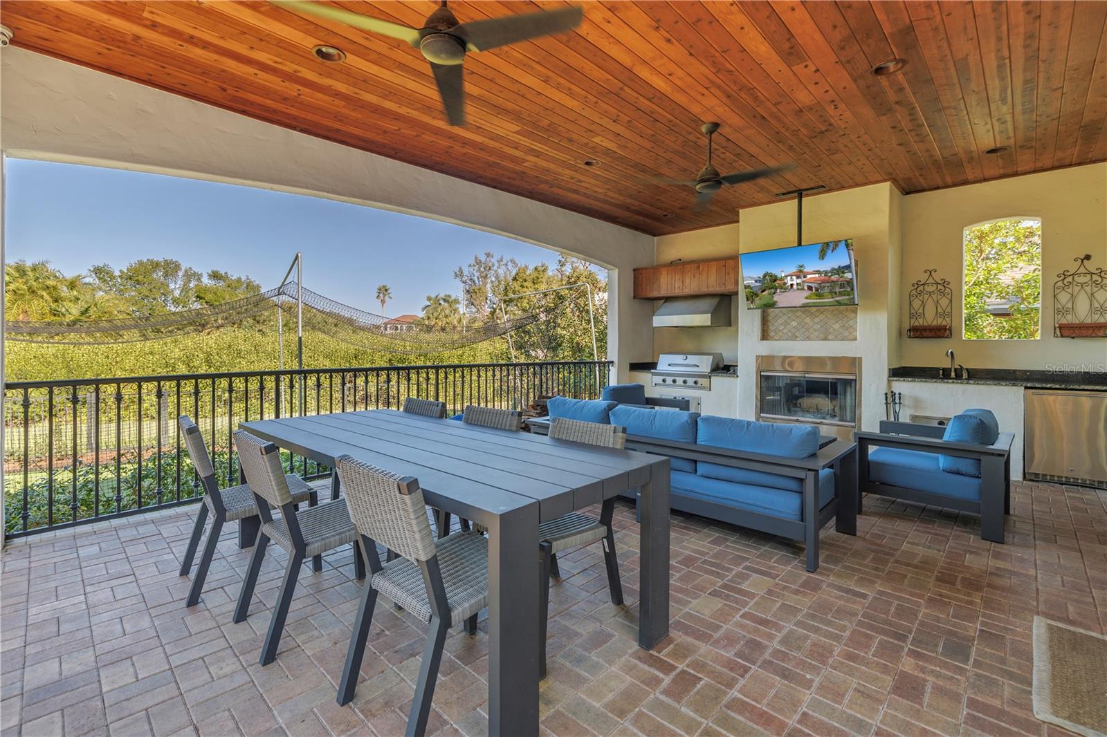 SUNSET SHORES - Residential