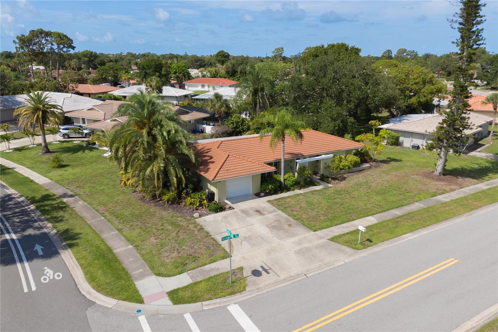 GULF GATE WOODS - Residential