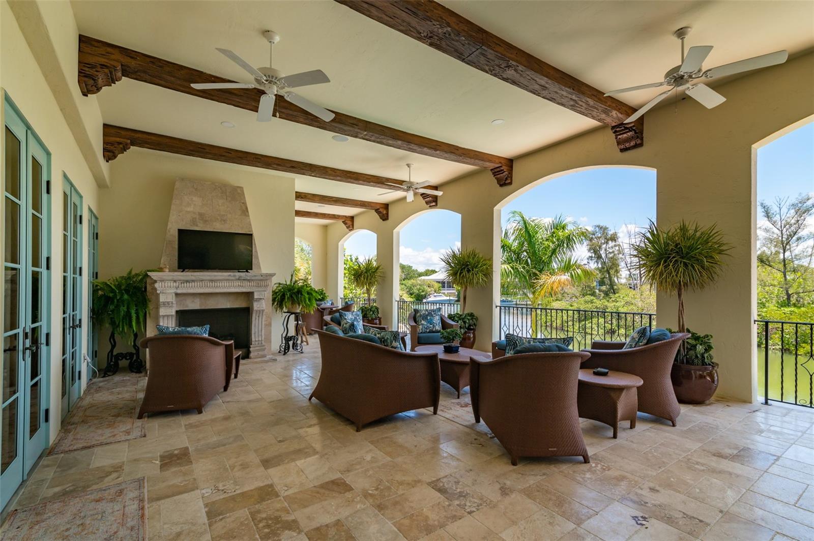 COCOANUT BAYOU - Residential