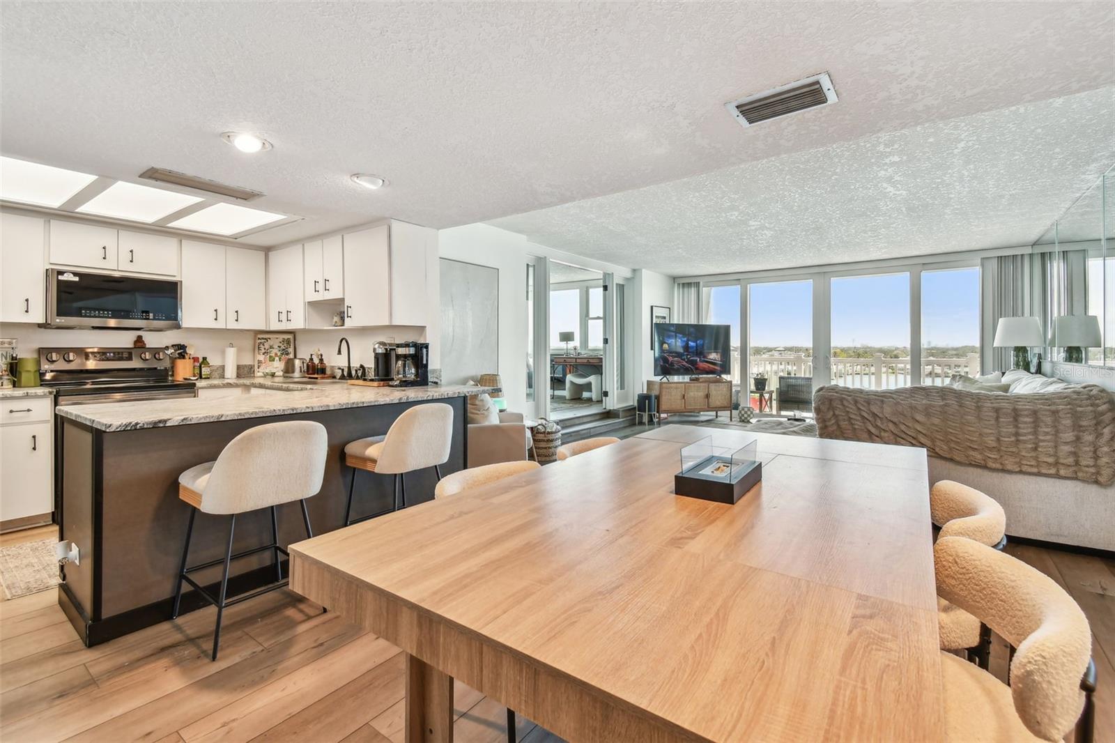 TREASURE ISLAND TENNIS & YACHT CLUB - Residential Lease