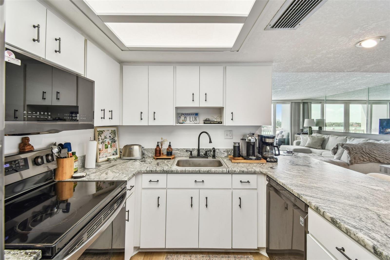 TREASURE ISLAND TENNIS & YACHT CLUB - Residential Lease