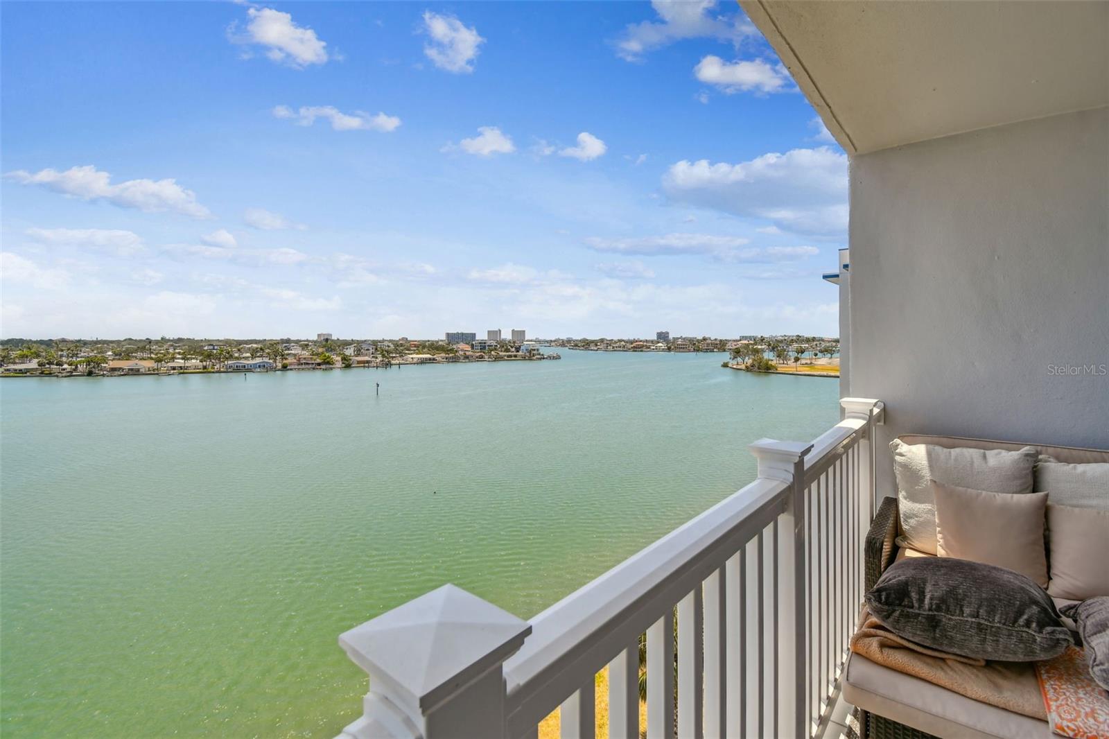 TREASURE ISLAND TENNIS & YACHT CLUB - Residential Lease