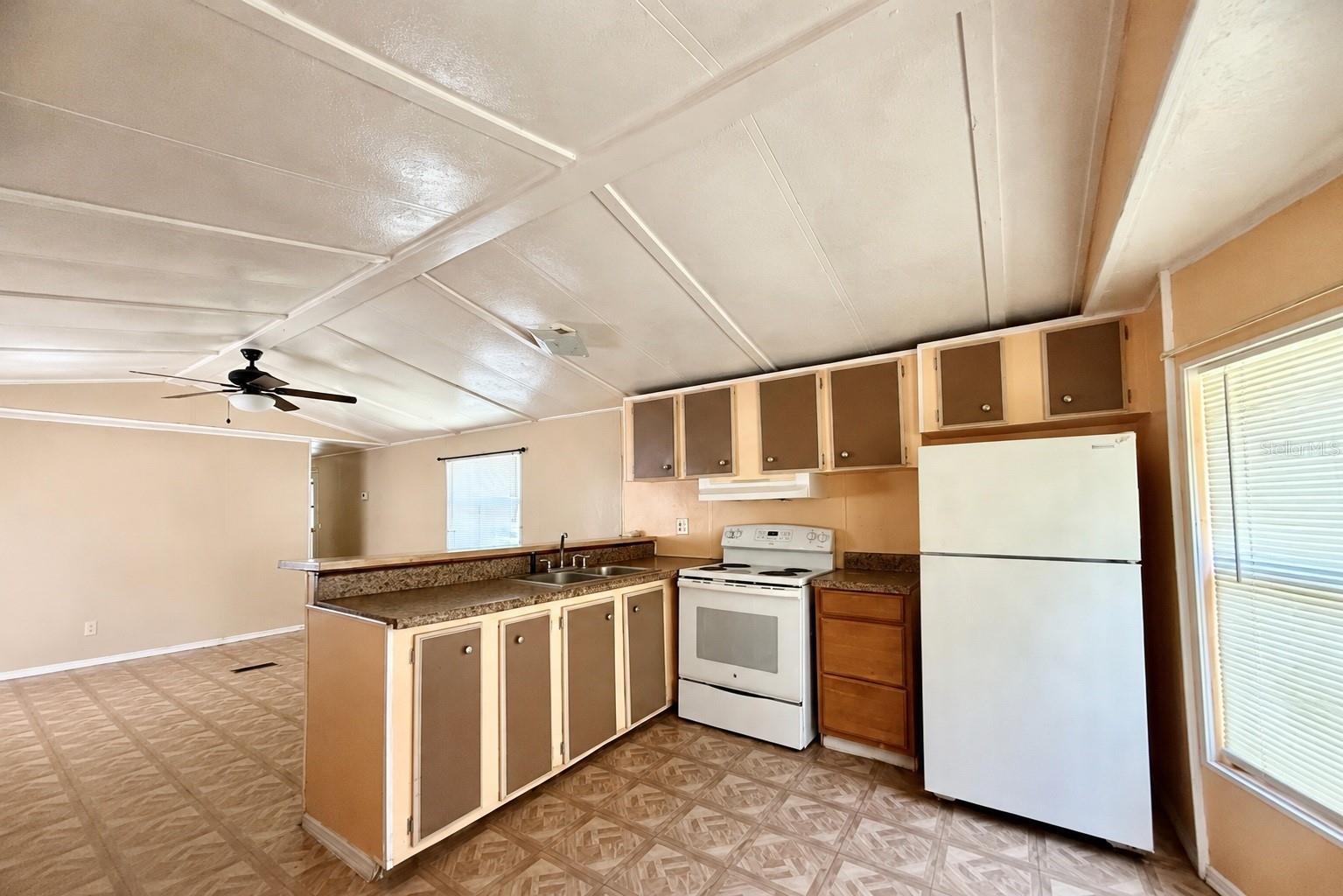 GOLDEN MEADOW FARMS - Residential