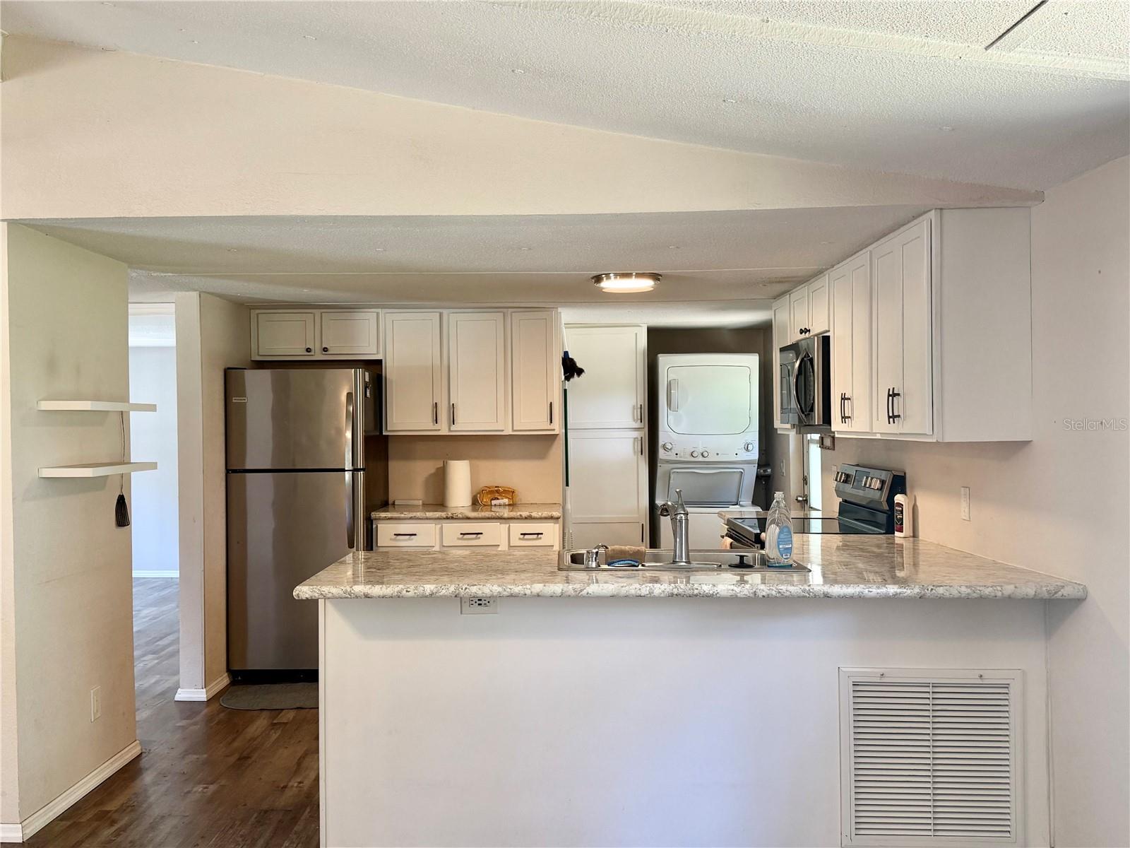 GOLDEN MEADOW FARMS - Residential