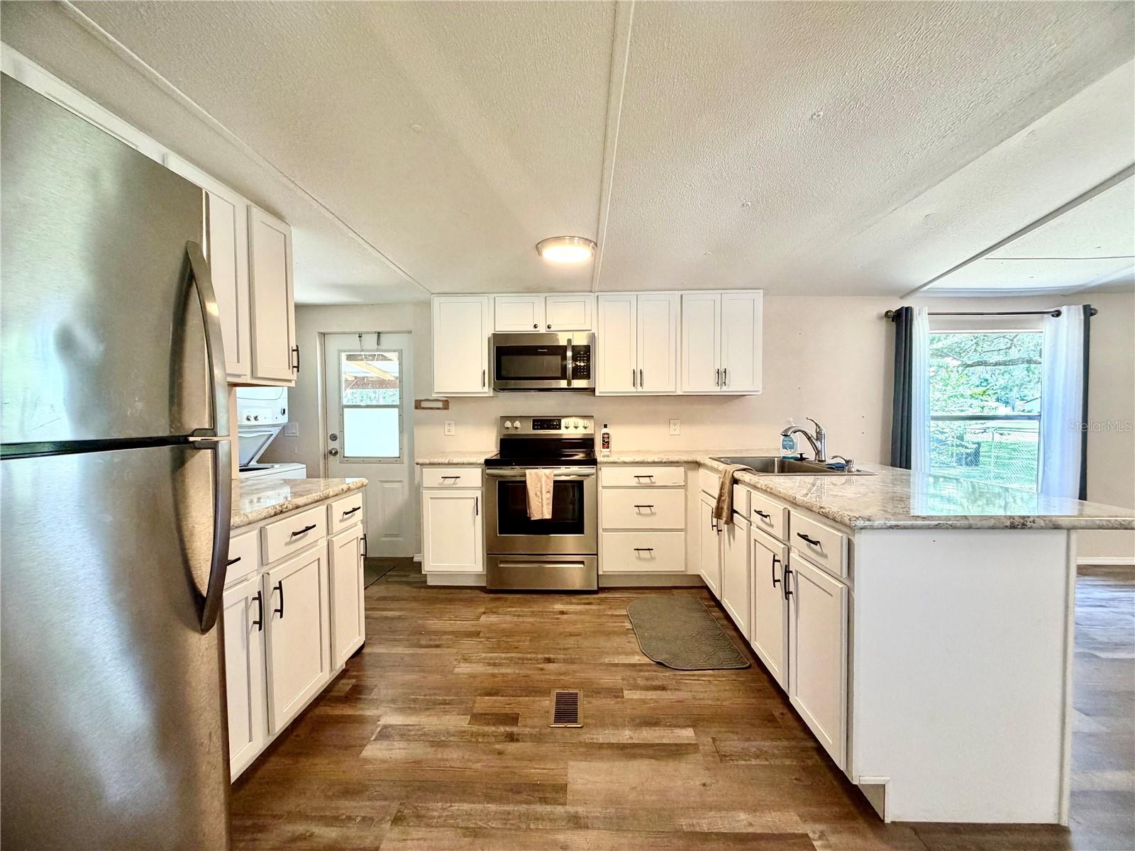 GOLDEN MEADOW FARMS - Residential