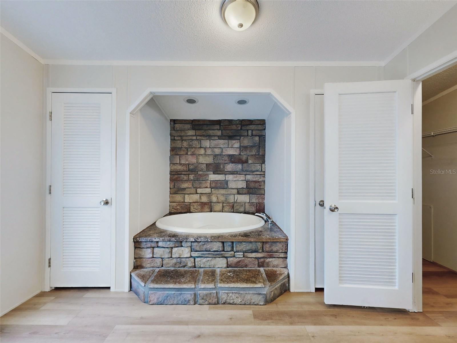 SUN COUNTRY ESTATE - Residential