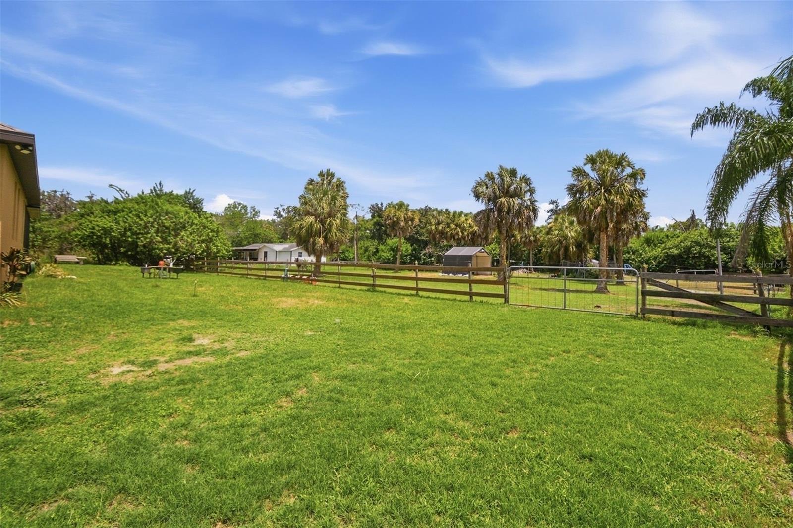 PONY TRAILS - Residential