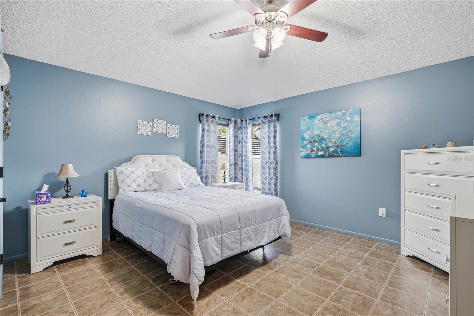 MEADOWGLEN - Residential