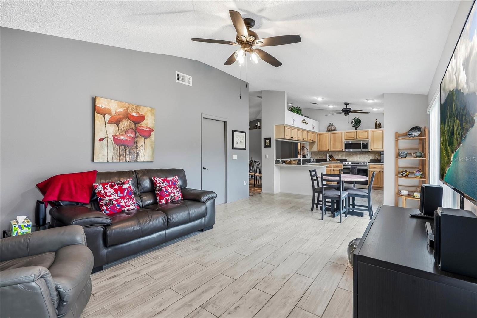 MEADOWGLEN - Residential