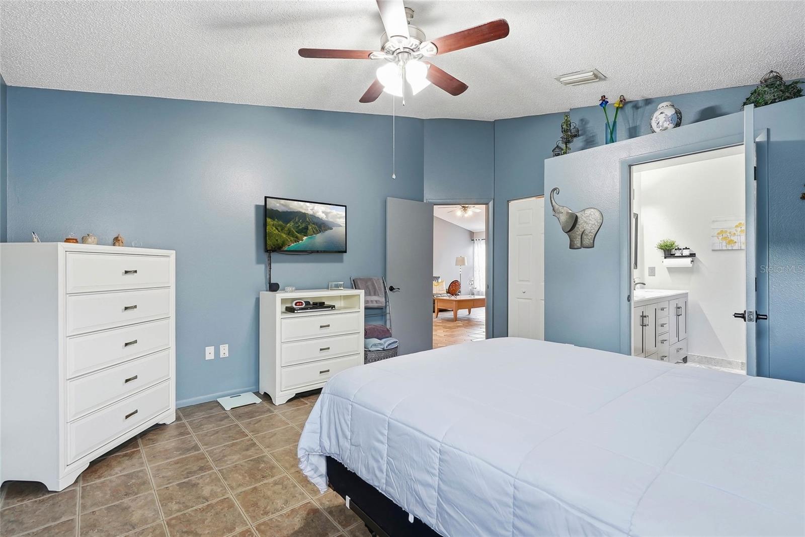MEADOWGLEN - Residential