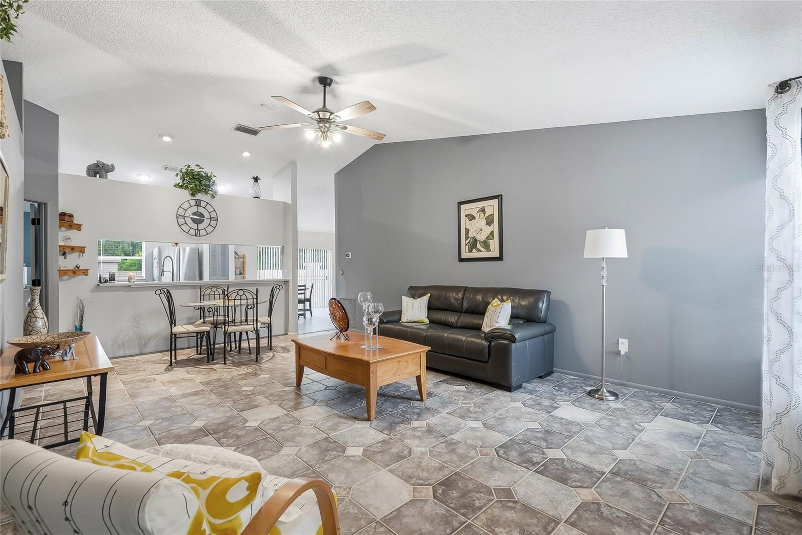 MEADOWGLEN - Residential