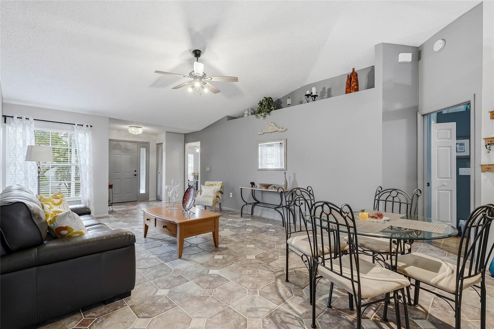 MEADOWGLEN - Residential