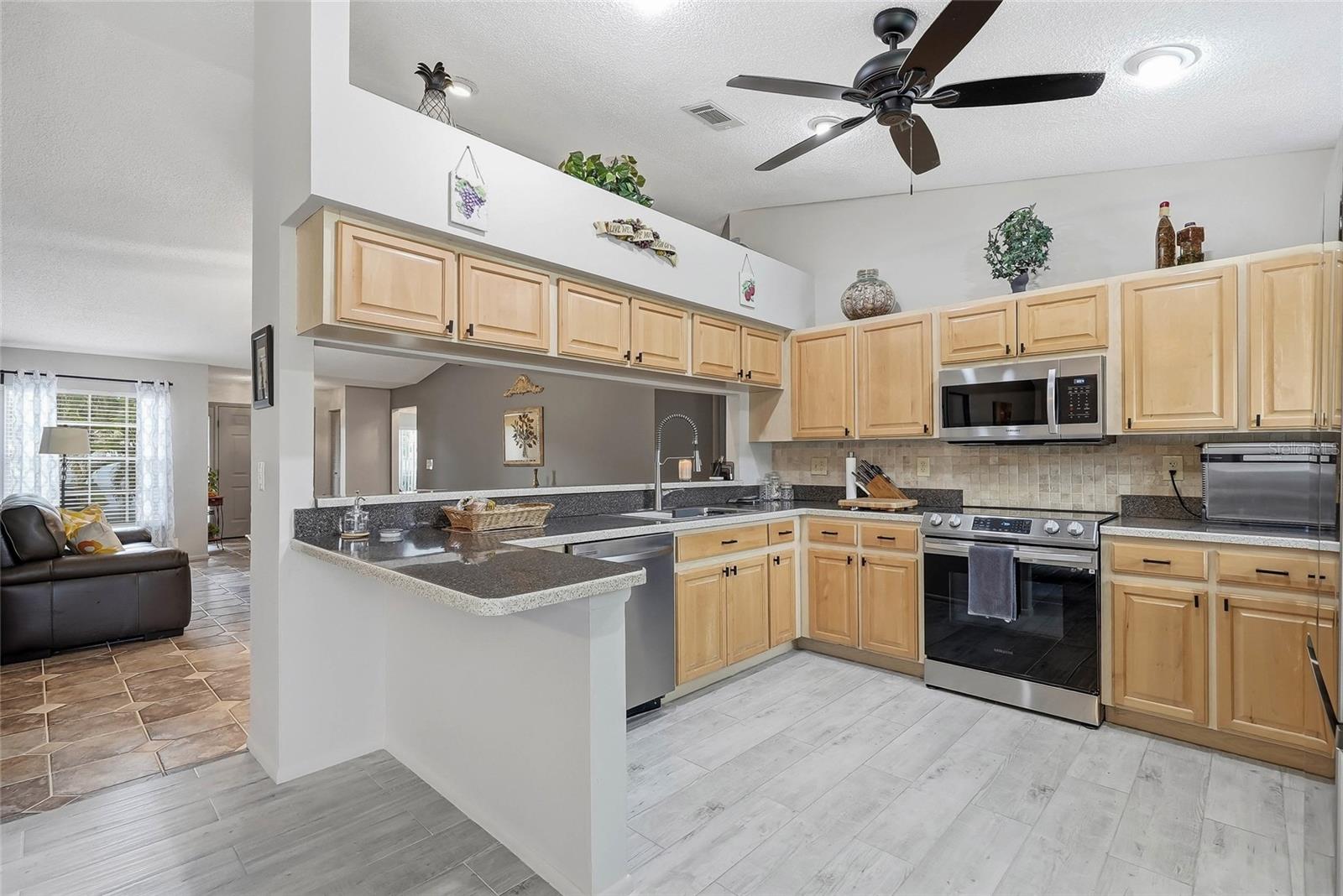 MEADOWGLEN - Residential