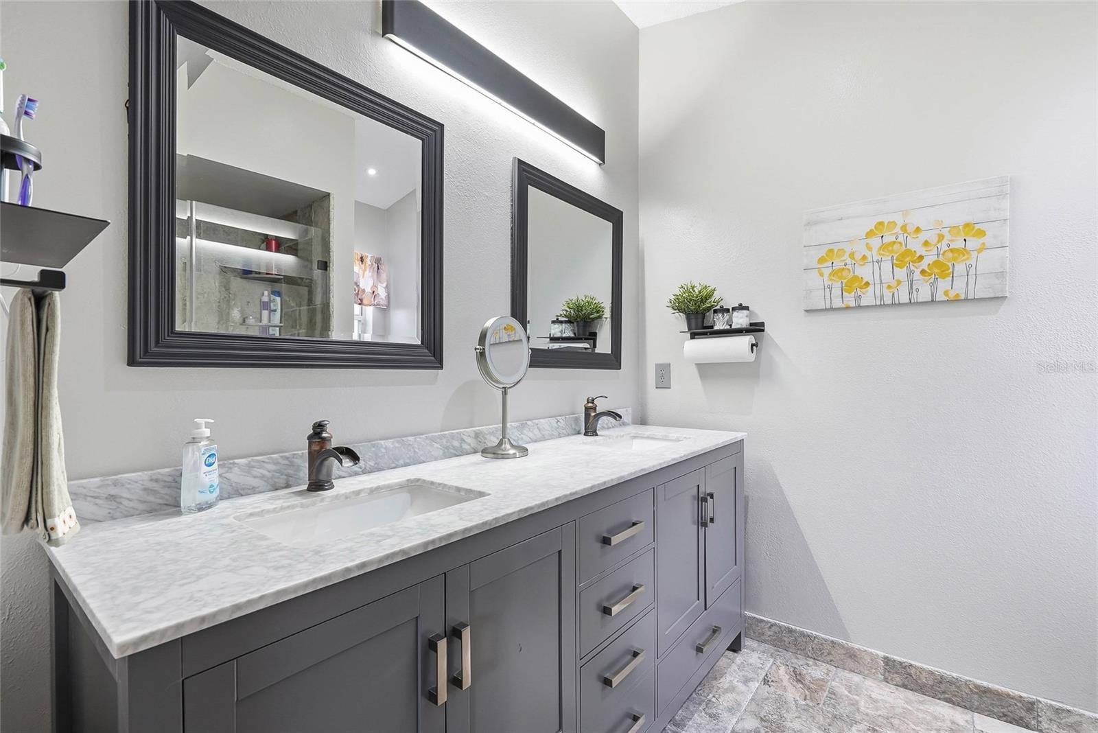 MEADOWGLEN - Residential