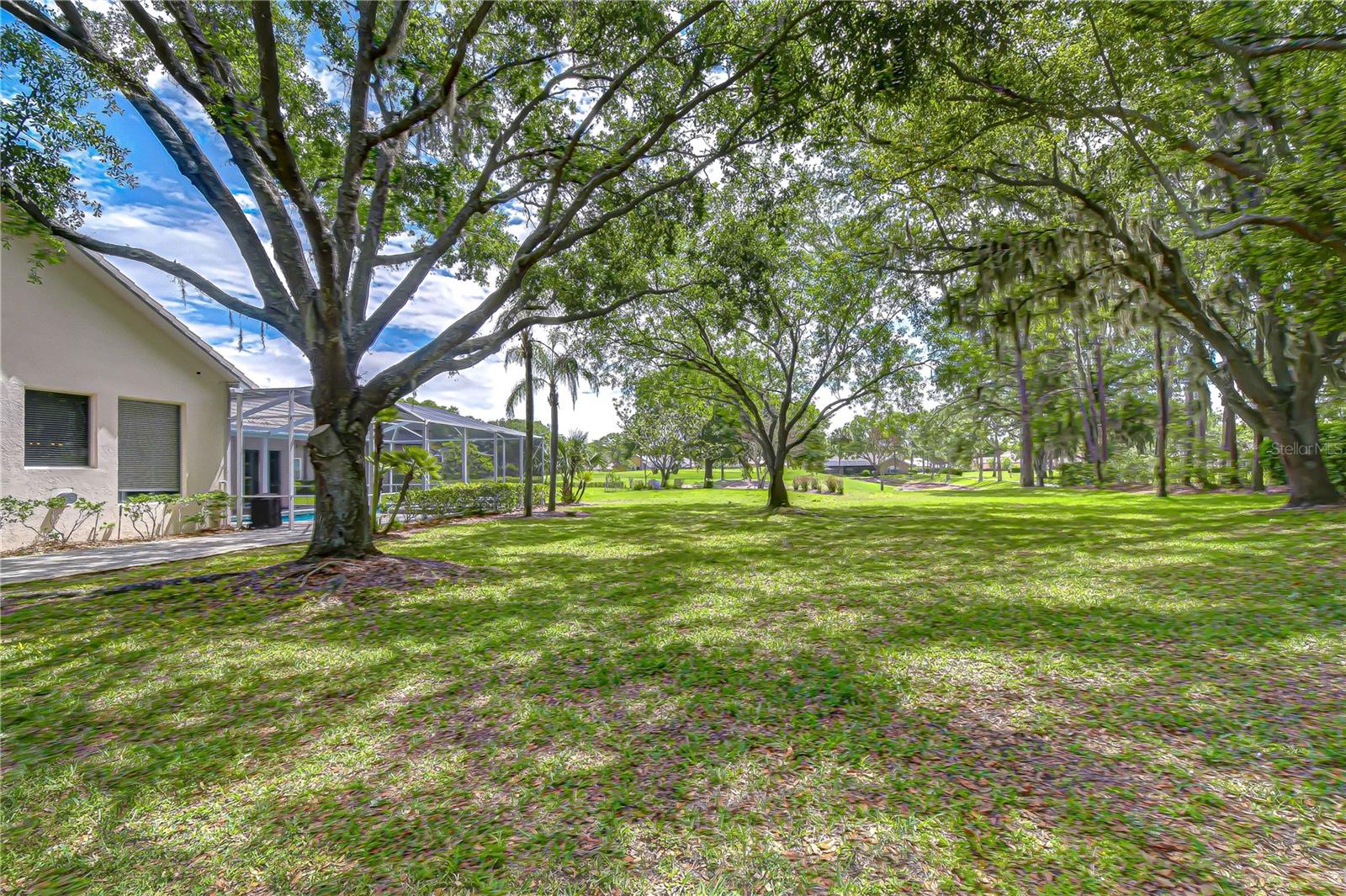 RIVER HILLS COUNTRY CLUB - Residential