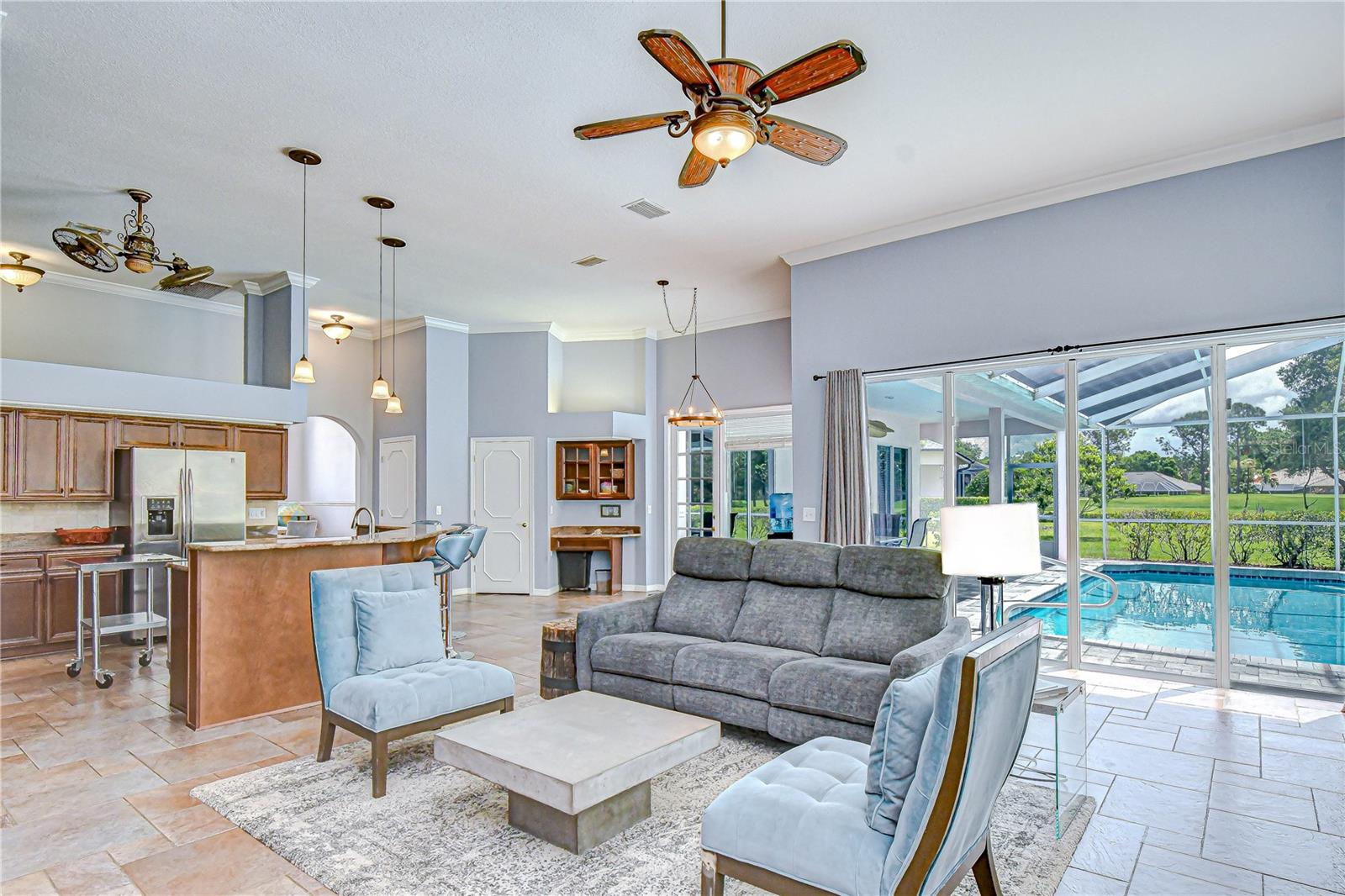 RIVER HILLS COUNTRY CLUB - Residential