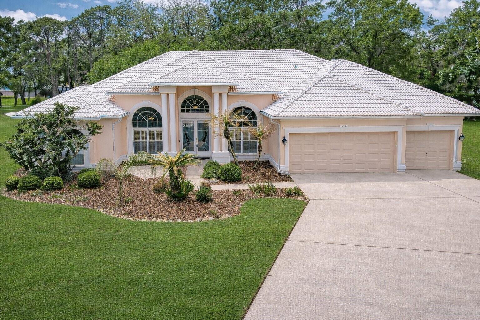RIVER HILLS COUNTRY CLUB - Residential