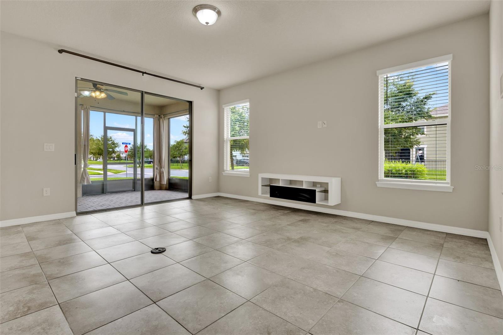 WATERLEIGH PH 2D - Residential Lease