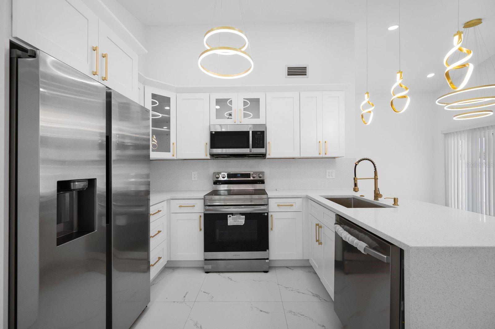 COUNTRY RUN UNIT II - Residential