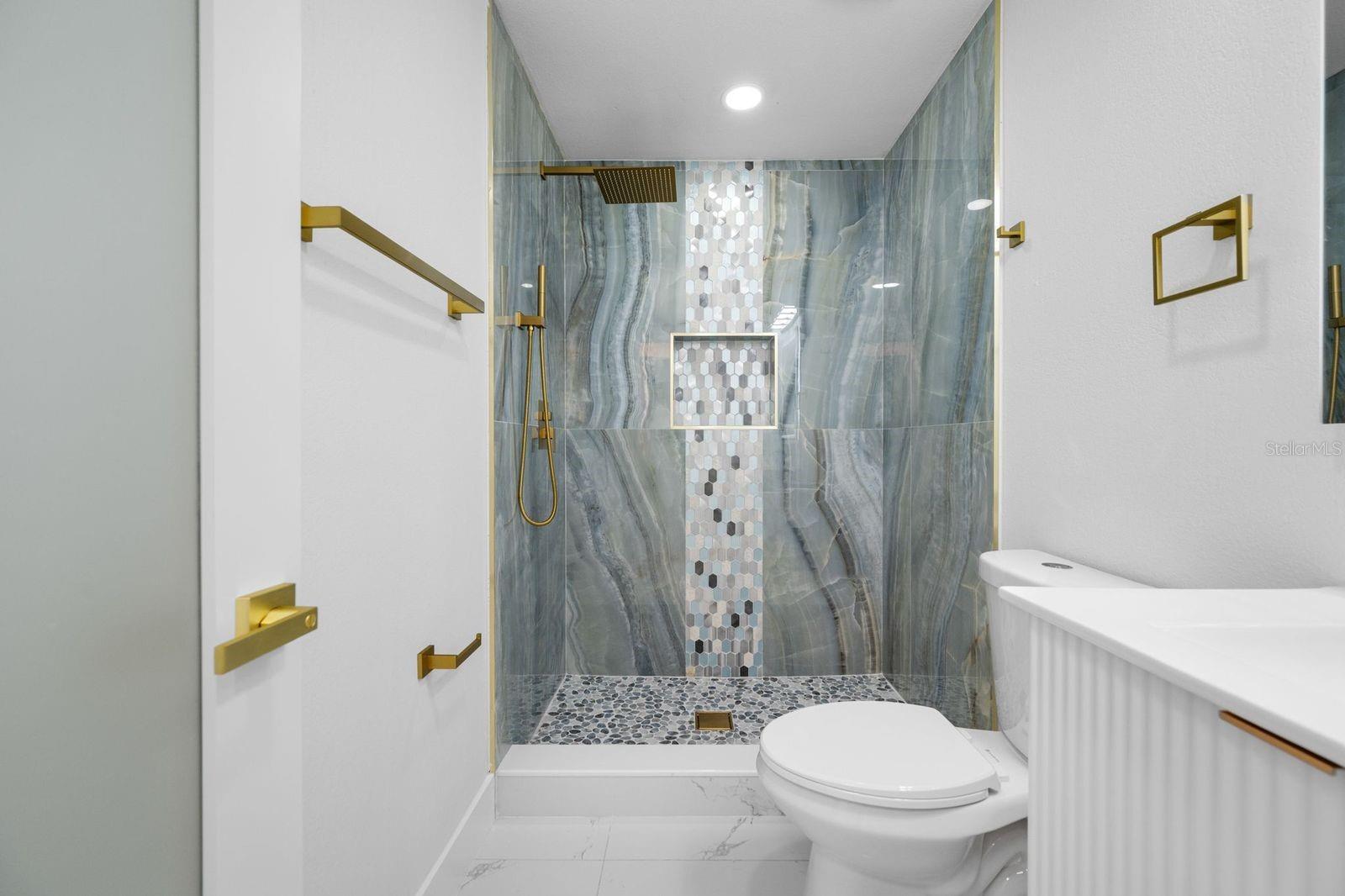 COUNTRY RUN UNIT II - Residential