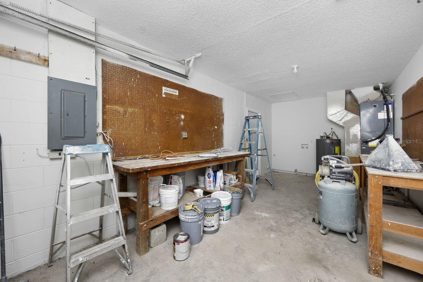 COUNTRY RUN UNIT II - Residential