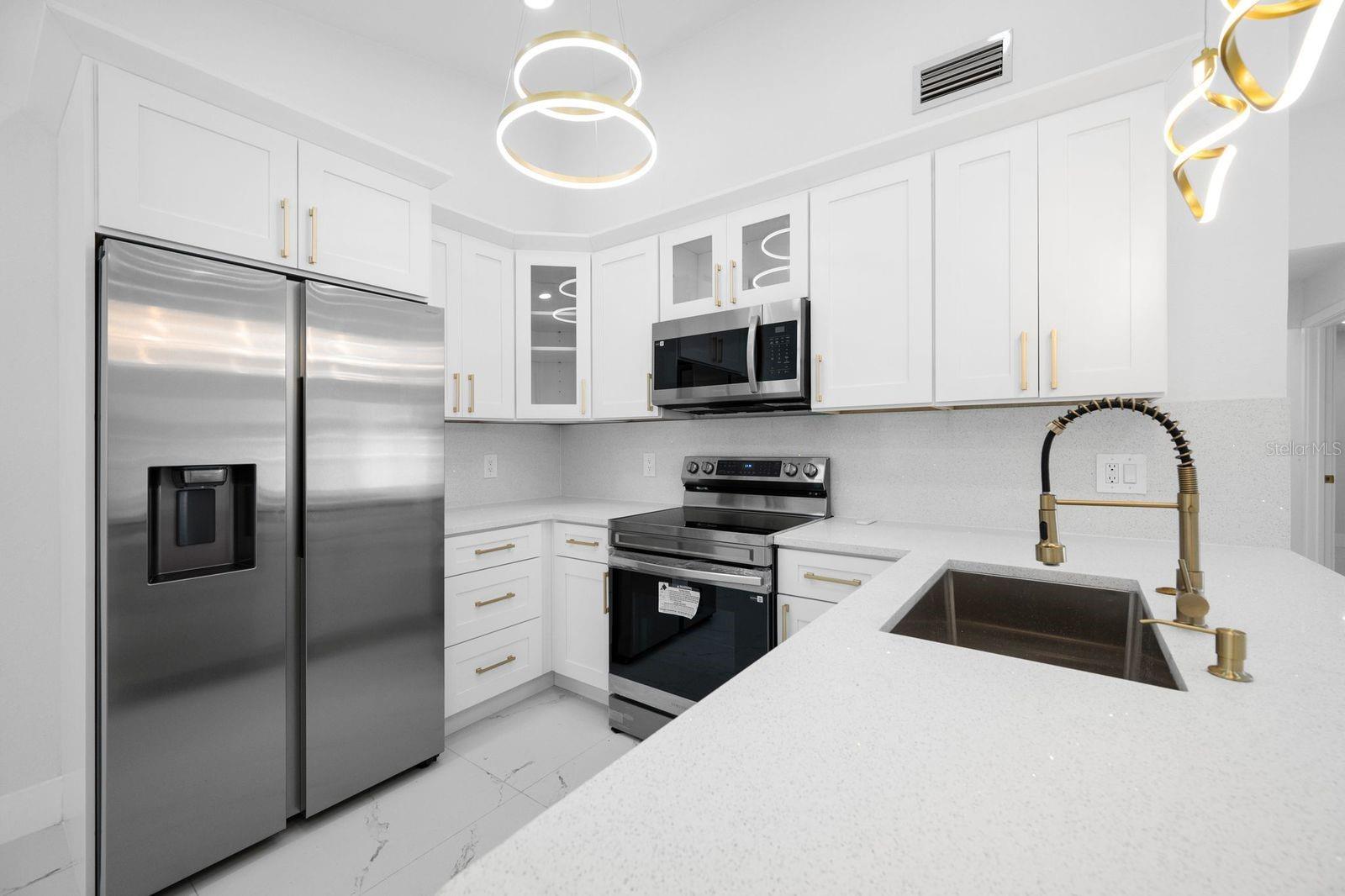 COUNTRY RUN UNIT II - Residential