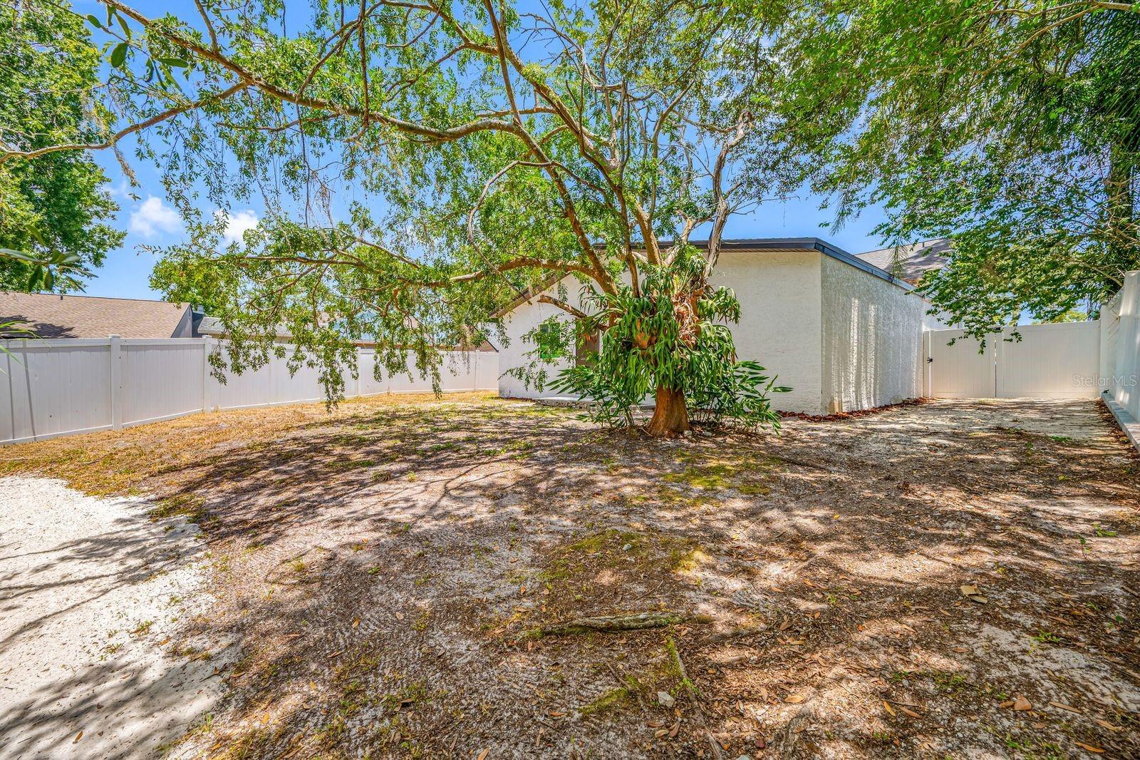 COUNTRY RUN UNIT II - Residential