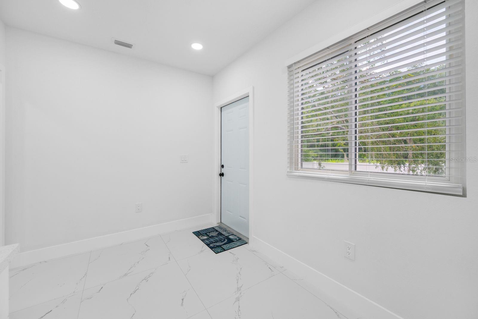 COUNTRY RUN UNIT II - Residential
