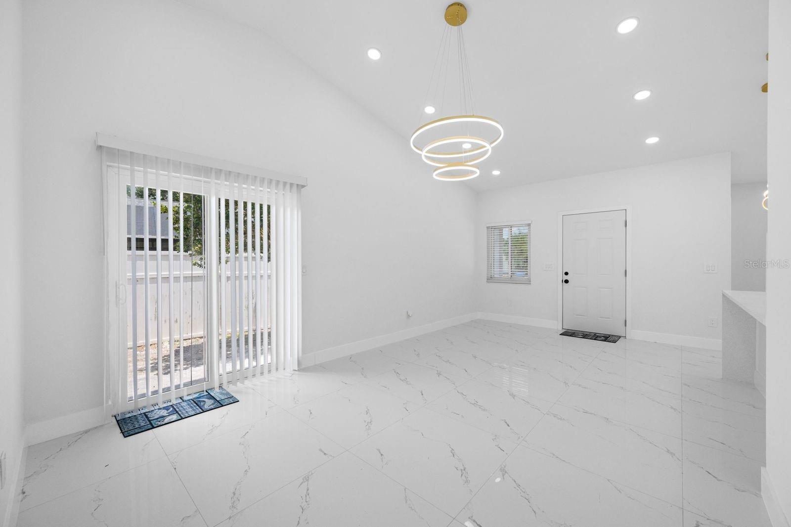 COUNTRY RUN UNIT II - Residential