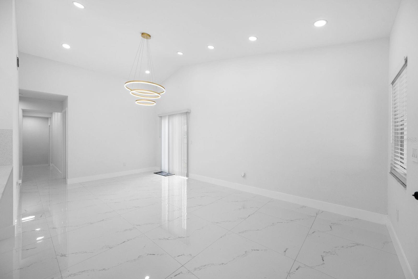 COUNTRY RUN UNIT II - Residential