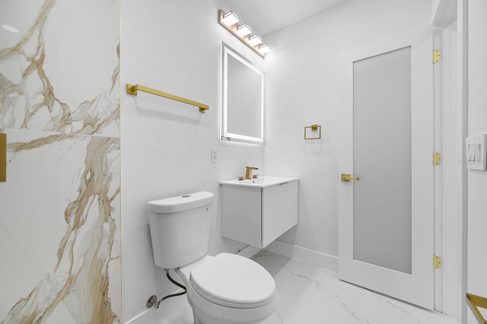 COUNTRY RUN UNIT II - Residential