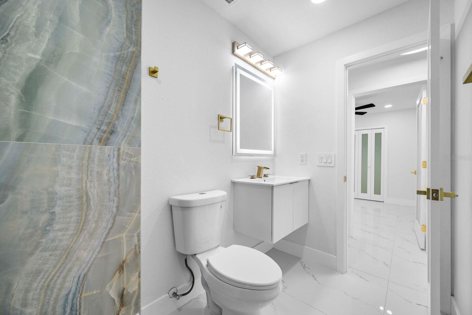 COUNTRY RUN UNIT II - Residential