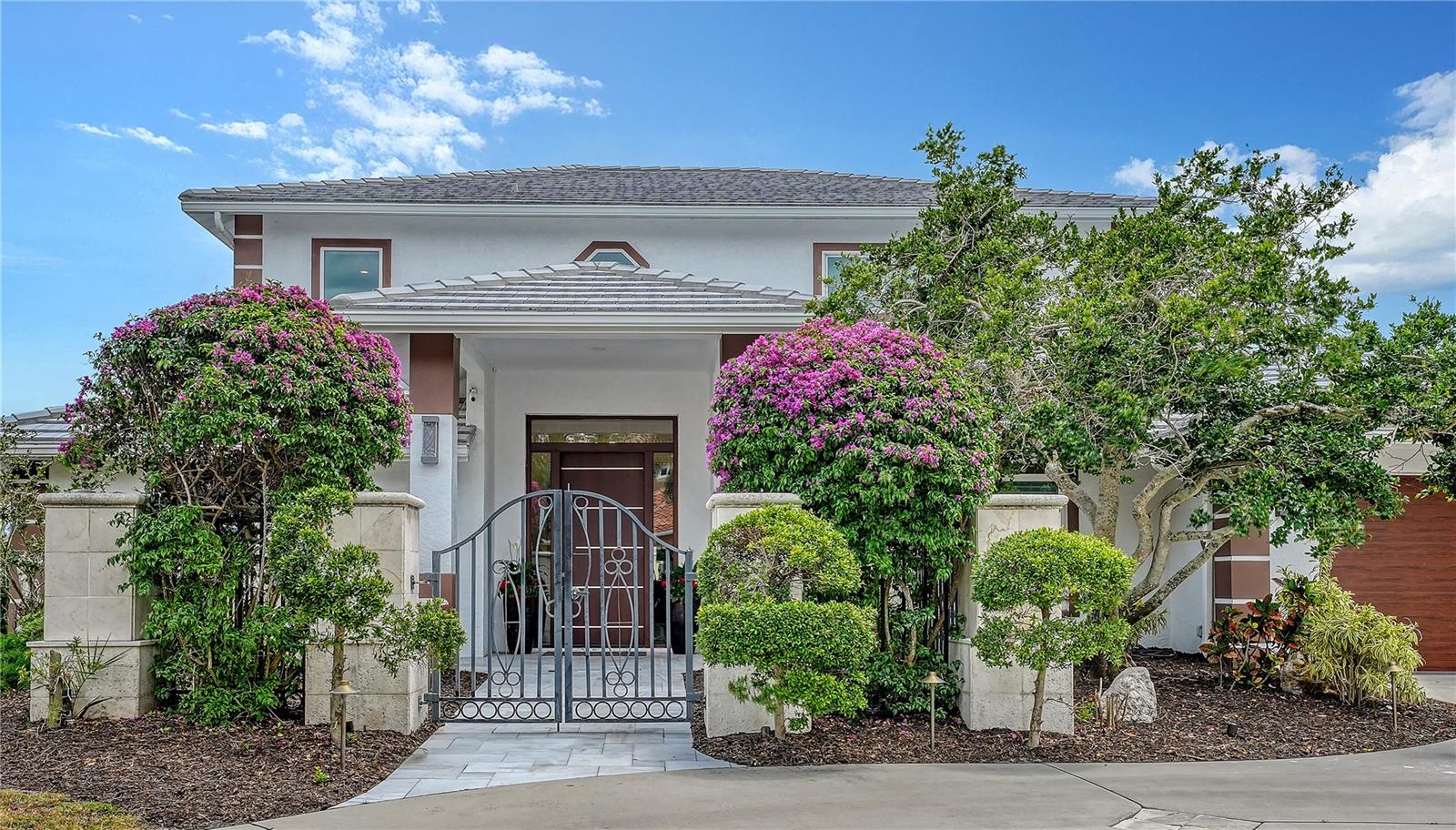 SOUTHPOINTE SHORES - Residential