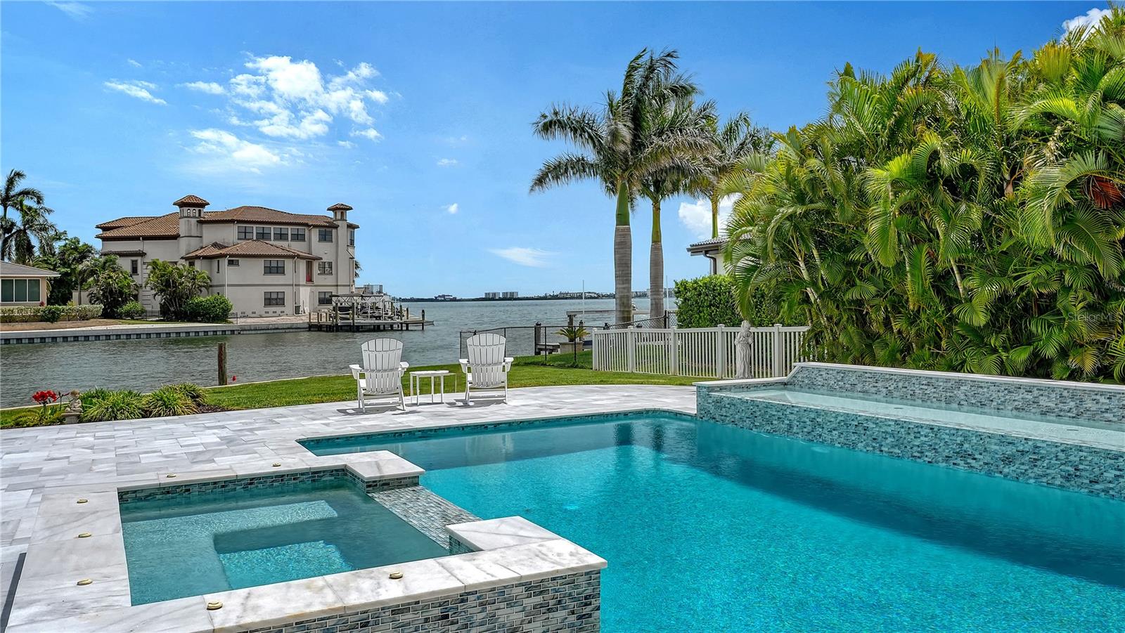 SOUTHPOINTE SHORES - Residential