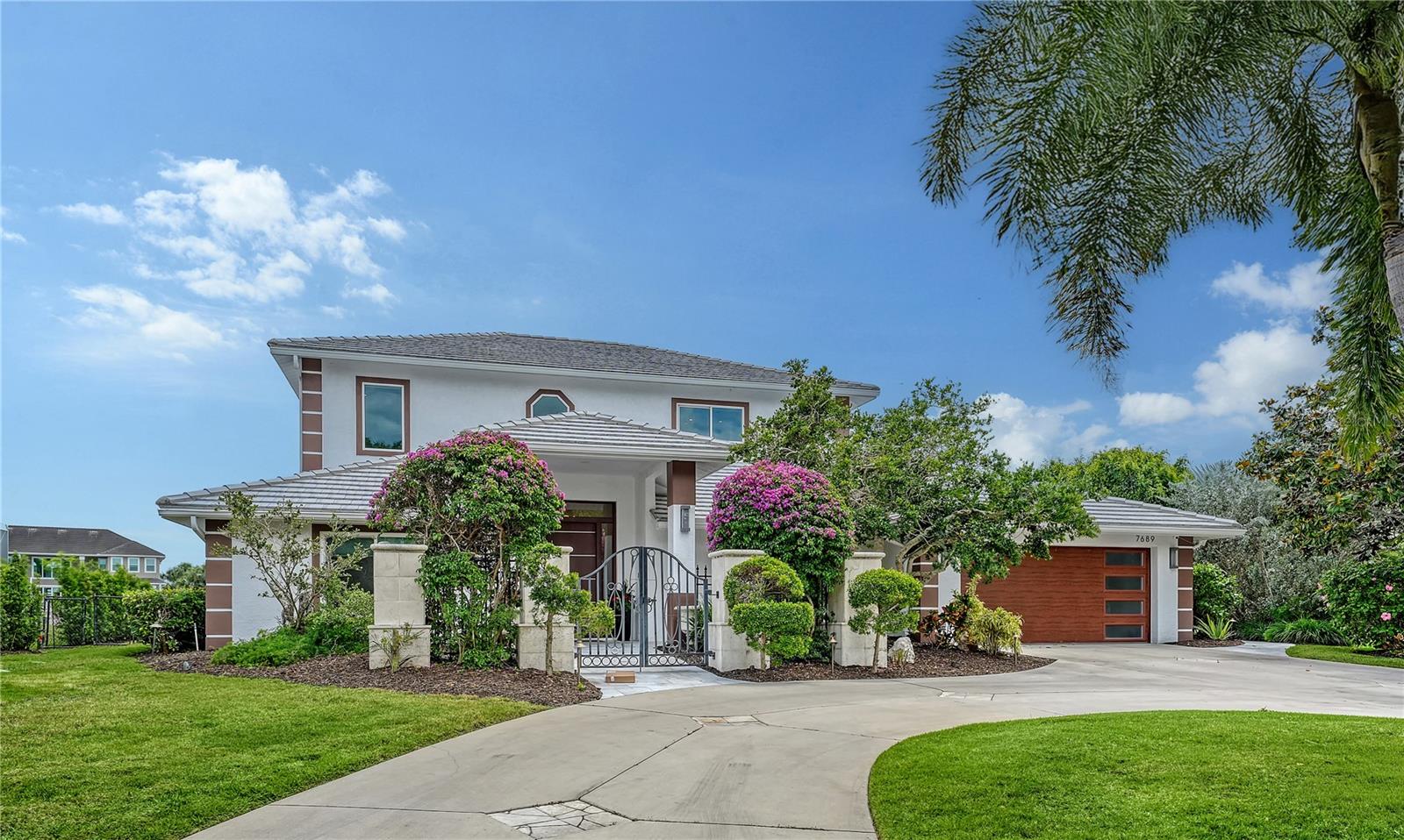 SOUTHPOINTE SHORES - Residential