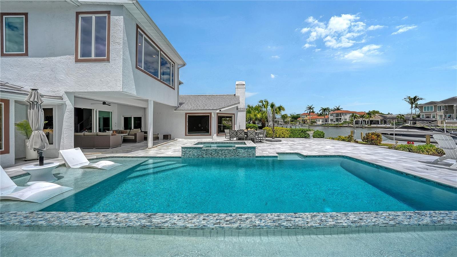 SOUTHPOINTE SHORES - Residential