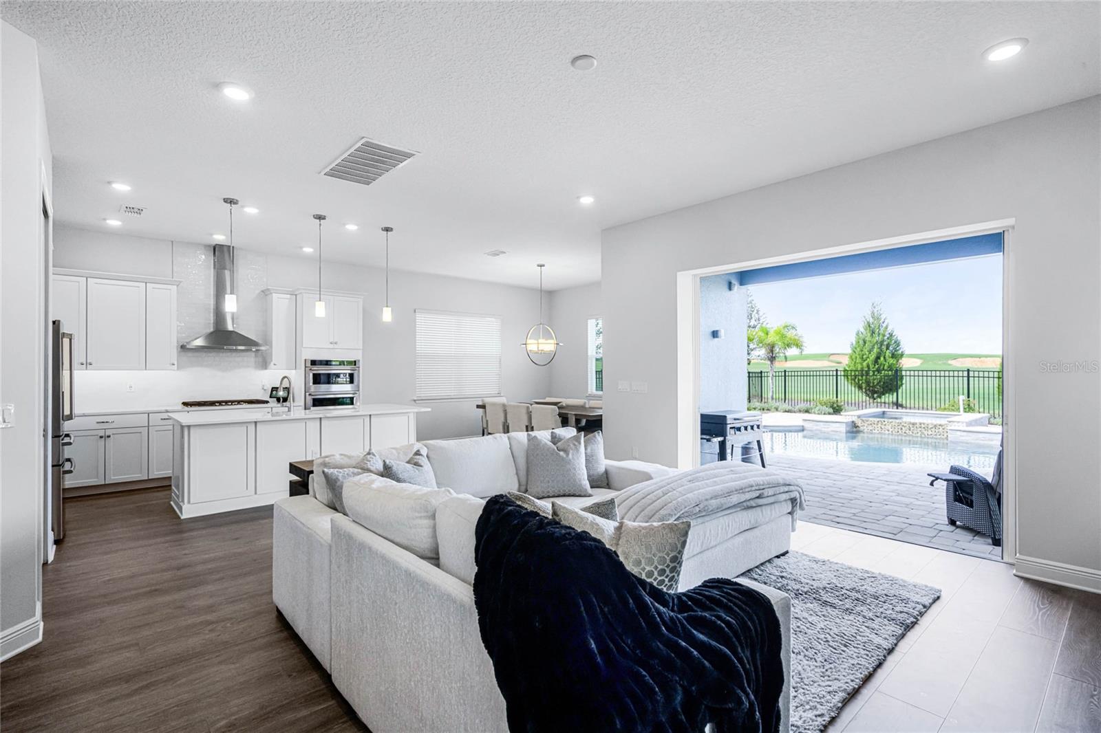 BELLA COLLINA WEST SUB - Residential