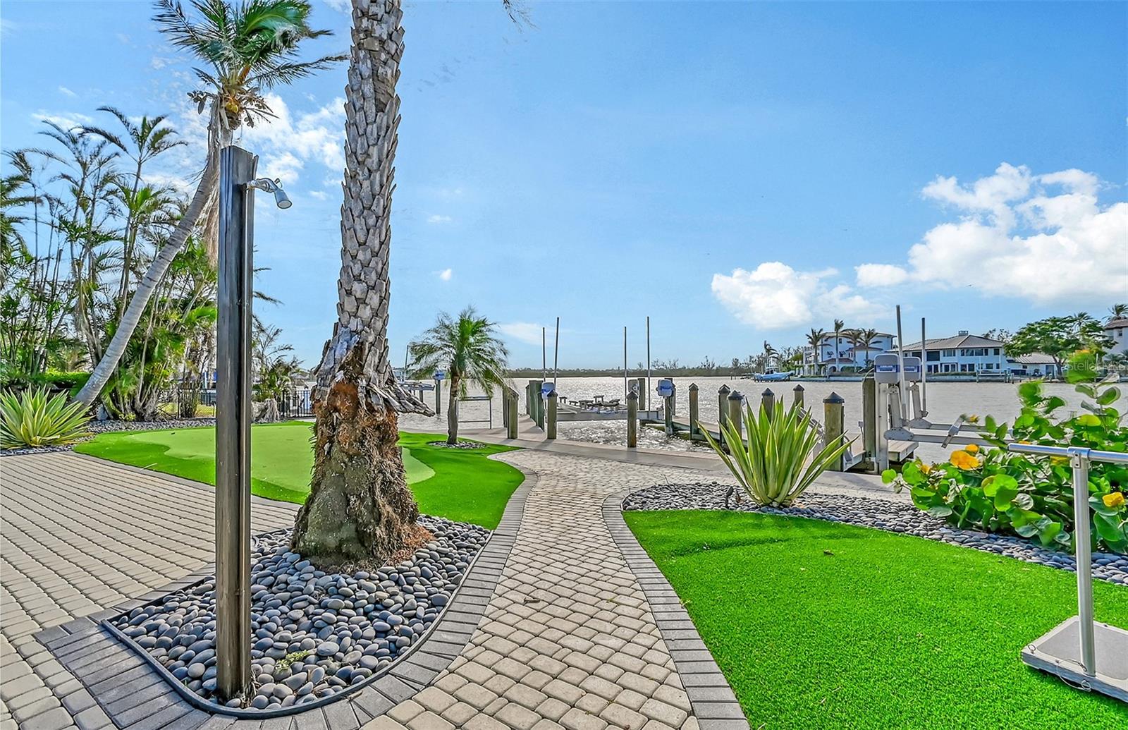 BAY ISLAND SHORES - Land
