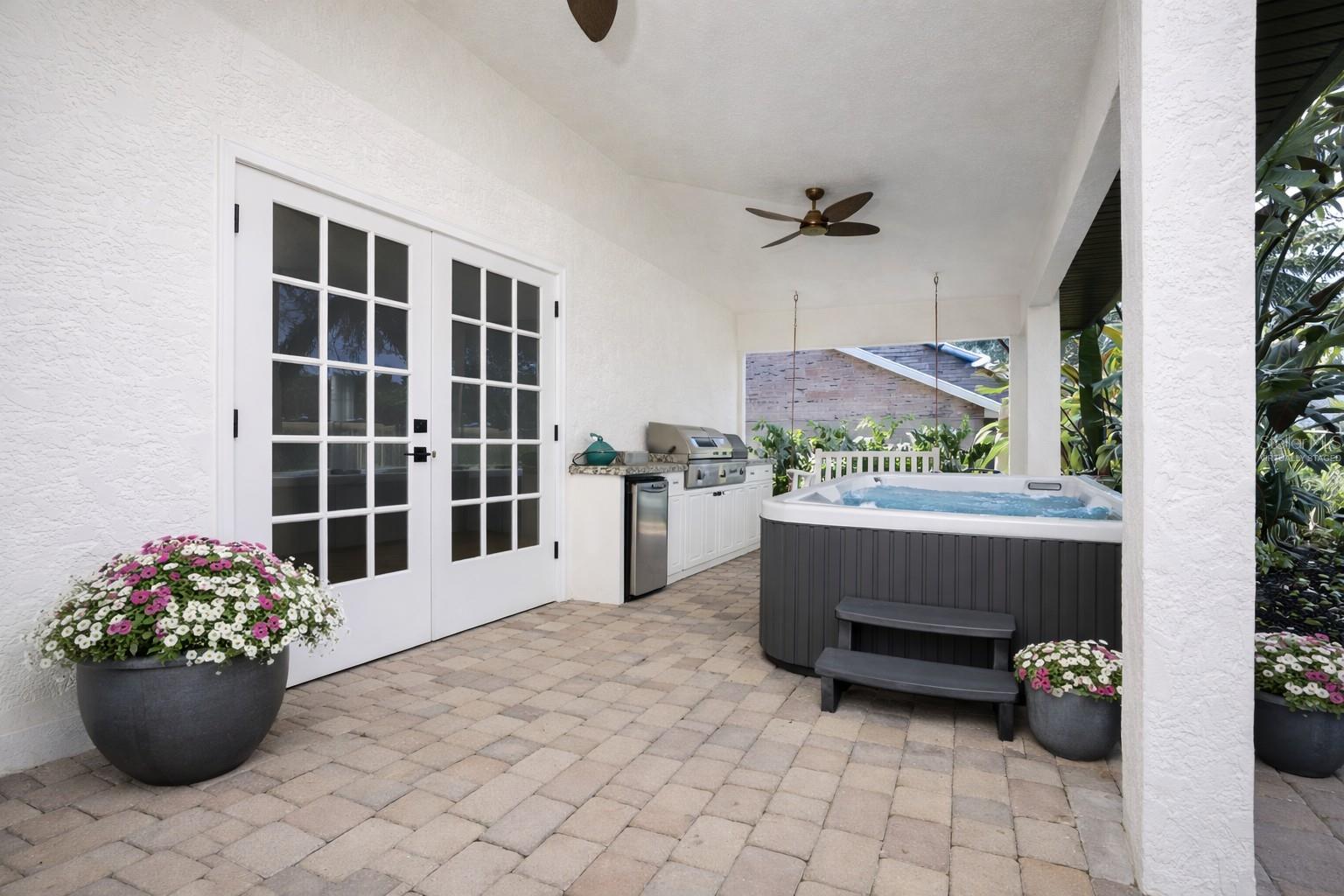 SPRUCE CREEK FLY IN - Residential