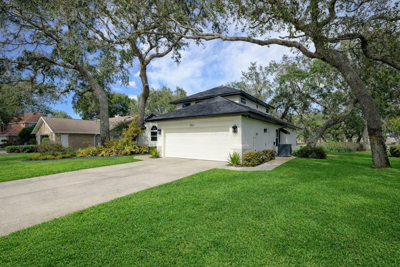 SPRUCE CREEK FLY IN - Residential