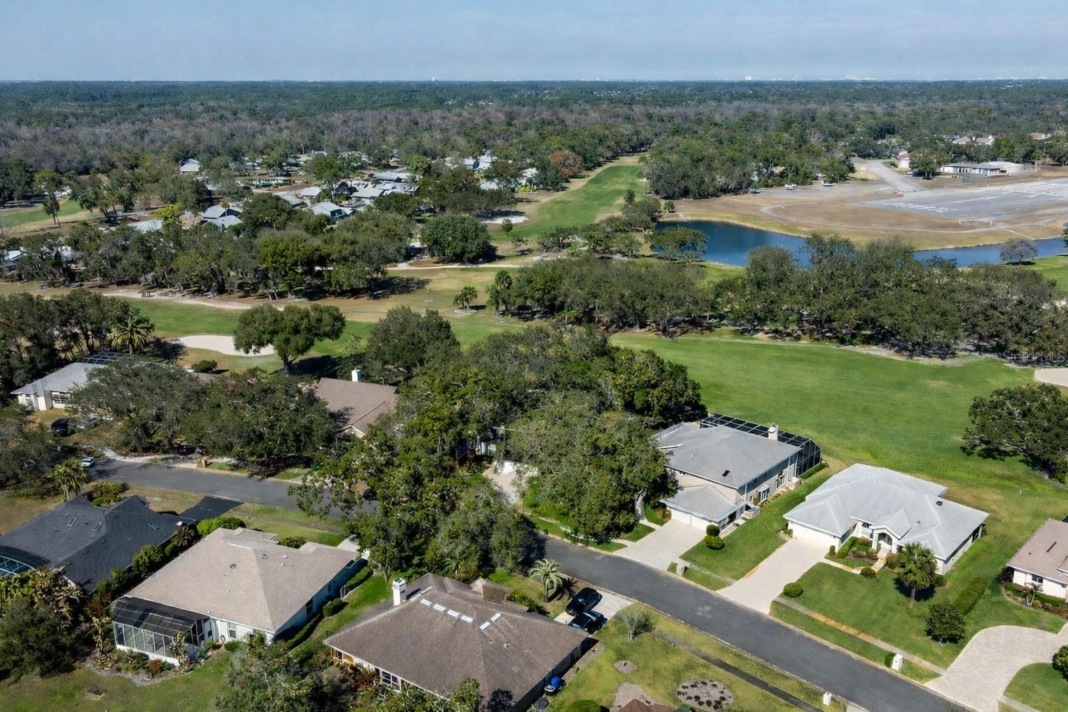 SPRUCE CREEK FLY IN - Residential