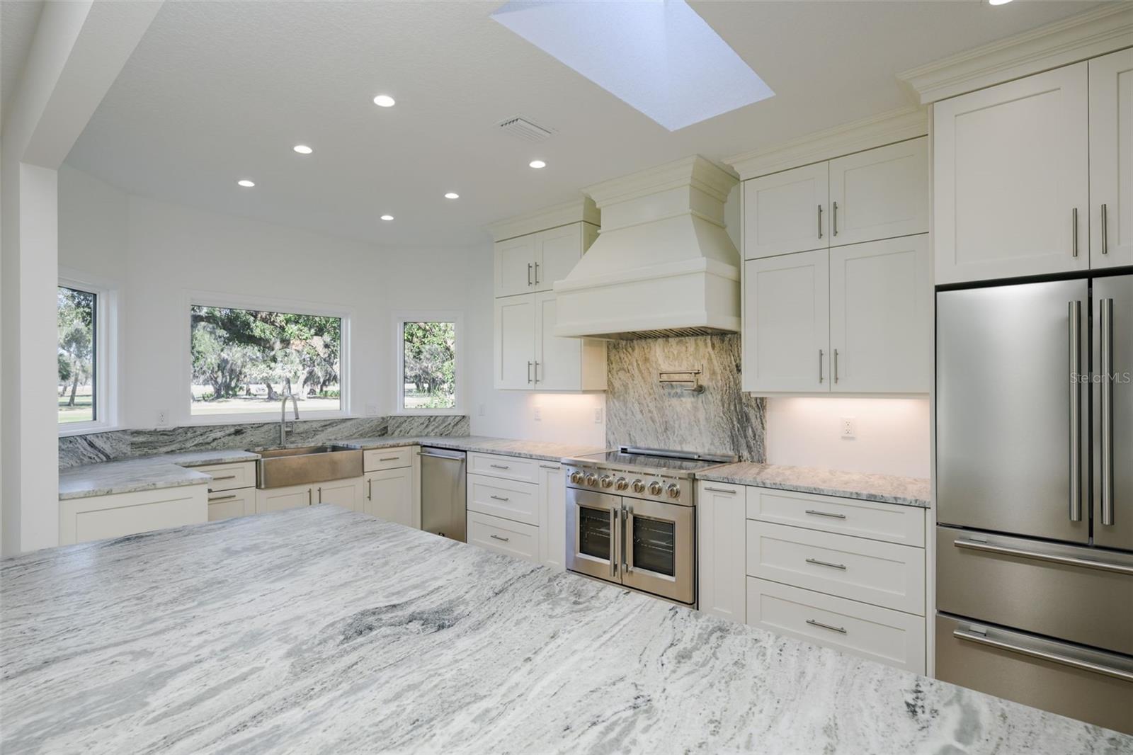 SPRUCE CREEK FLY IN - Residential