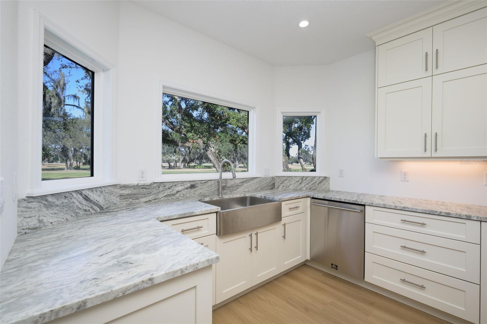 SPRUCE CREEK FLY IN - Residential