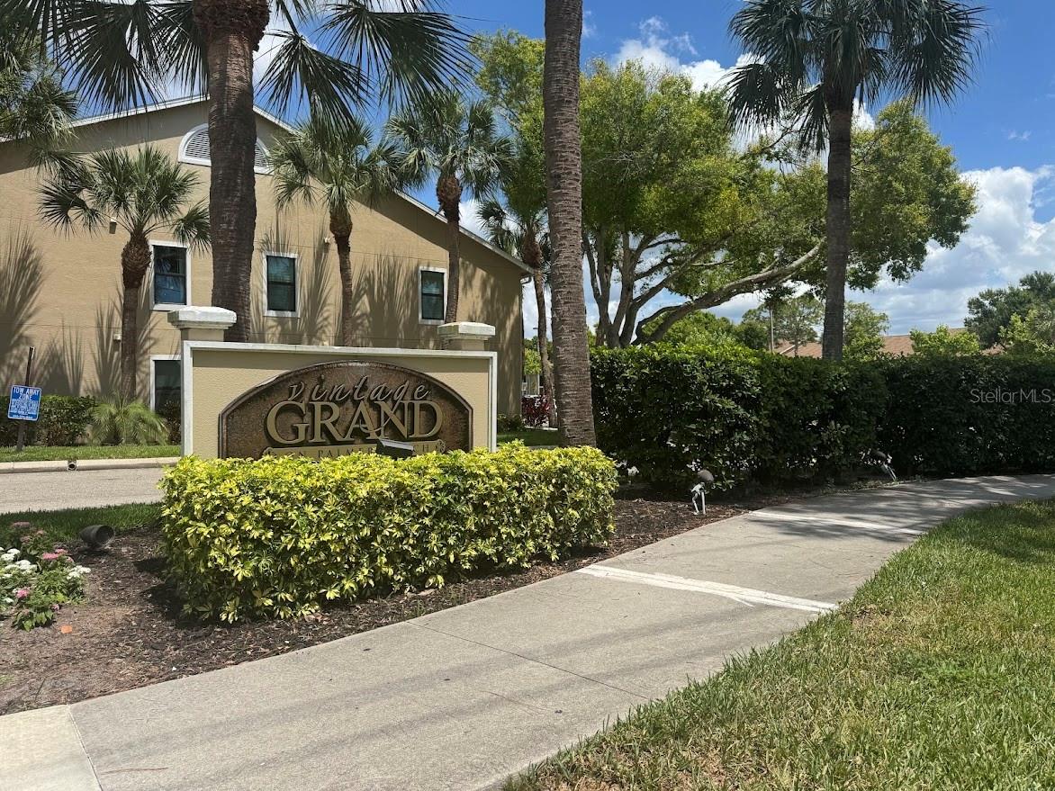VINTAGE GRAND - Residential