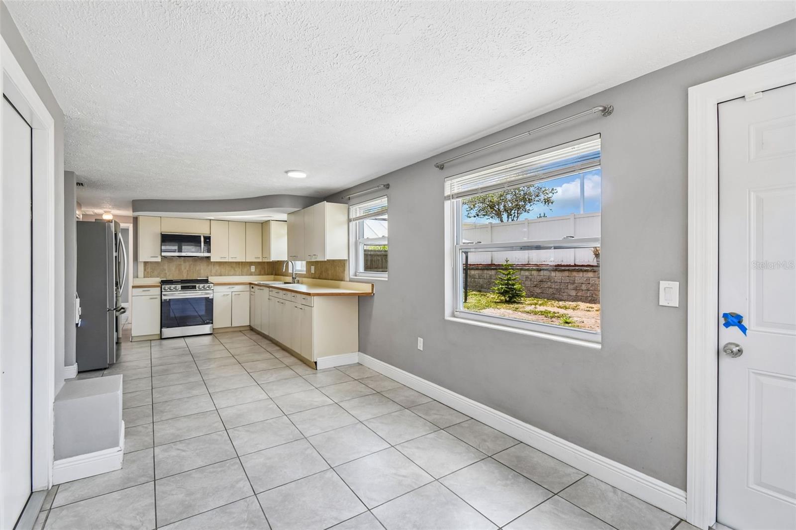 VALENCIA HEIGHTS - Residential
