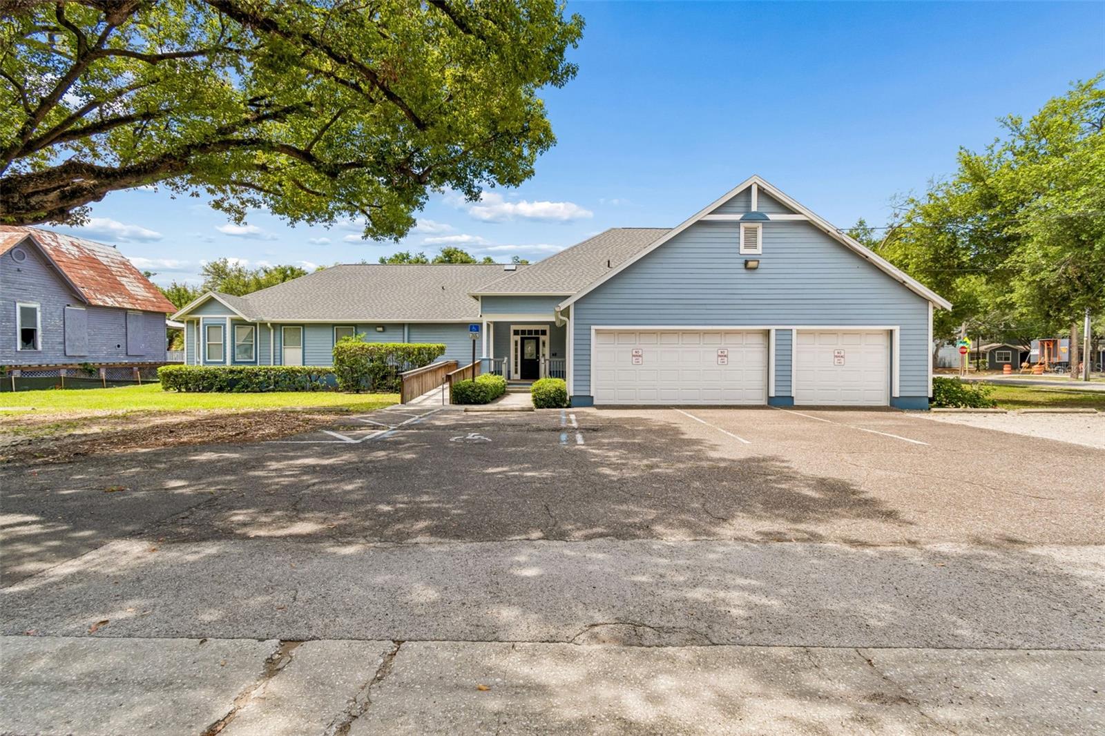 HENDERSONS TAMPA HEIGHTS - Commercial Sale