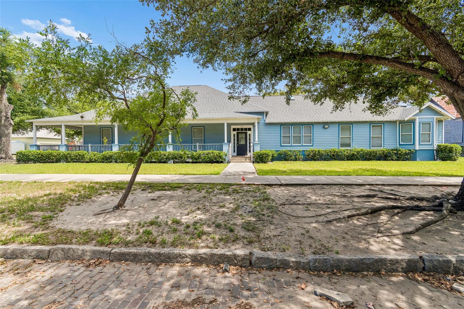 HENDERSONS TAMPA HEIGHTS - Commercial Sale