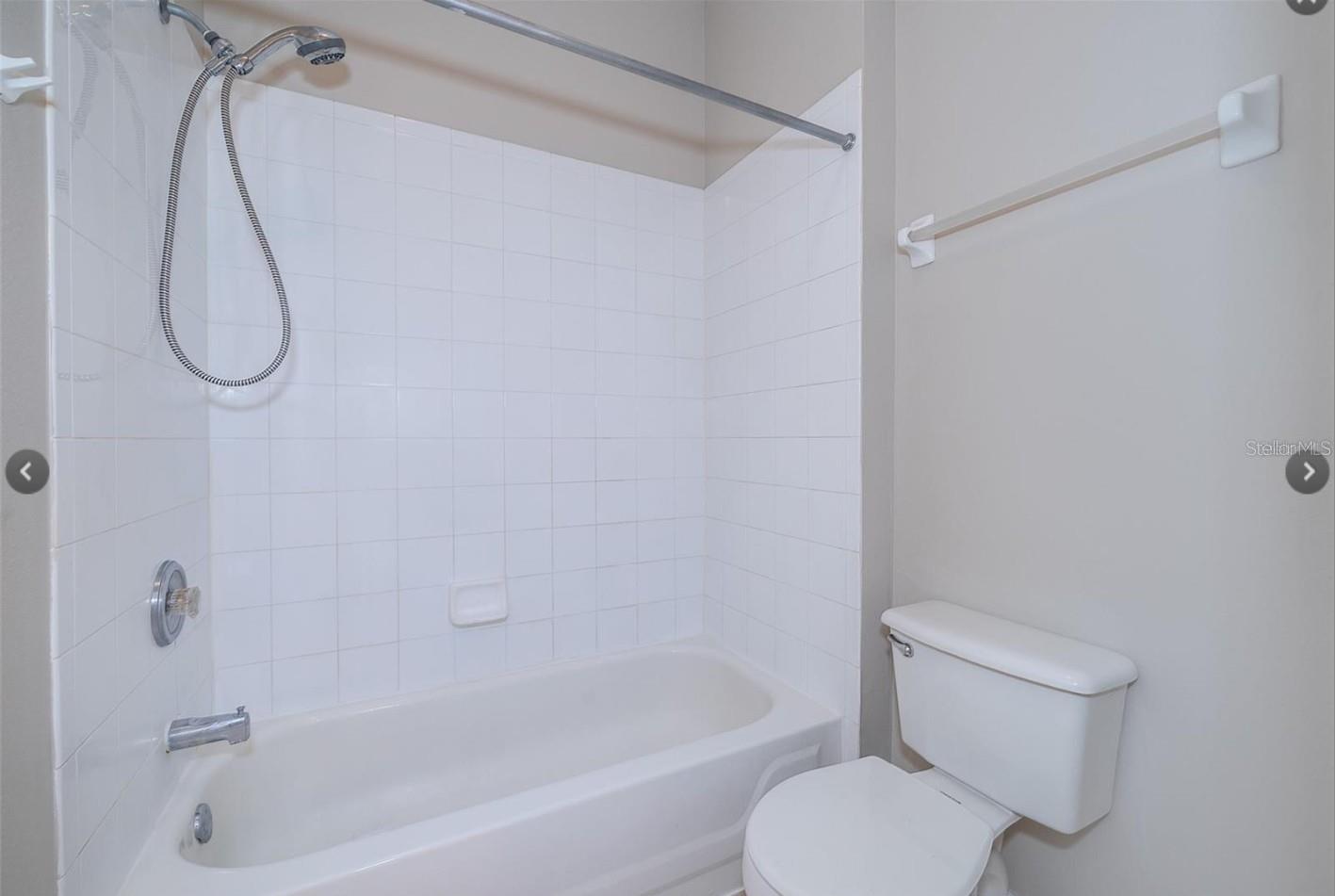 CRESTVIEW CONDO PH 01 - Residential