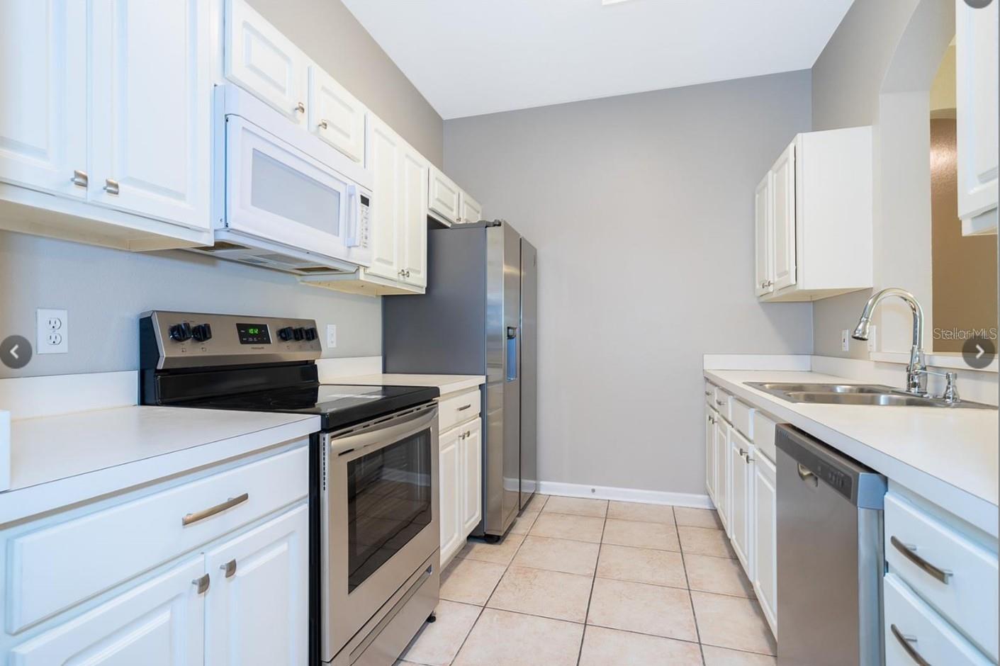 CRESTVIEW CONDO PH 01 - Residential
