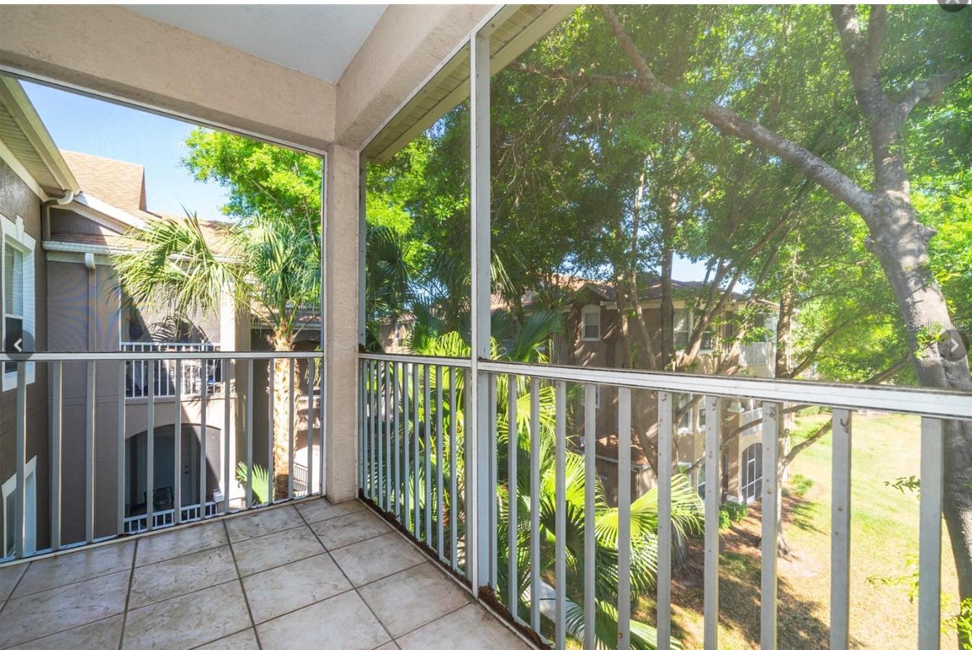 CRESTVIEW CONDO PH 01 - Residential